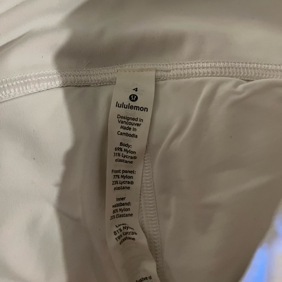 Lululemon white leggings with pockets 28” - Picture 3 of 4